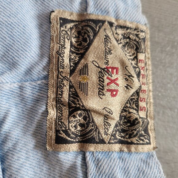 Vintage Express High-Waisted Light Wash Denim Shorts Size 13 With Frayed Hem - Picture 6 of 7